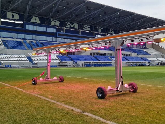 Stogger Booster 60 Wachstumslampe im Stadion von Darmstadt 98