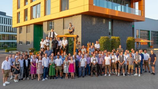 Mitarbeiterfoto zum 70jährigen Bestehen der Firma heiler