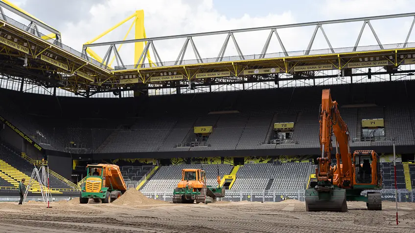 Erdarbeiten im SIGNAL IDUNA PARK von Borussia Dortmund