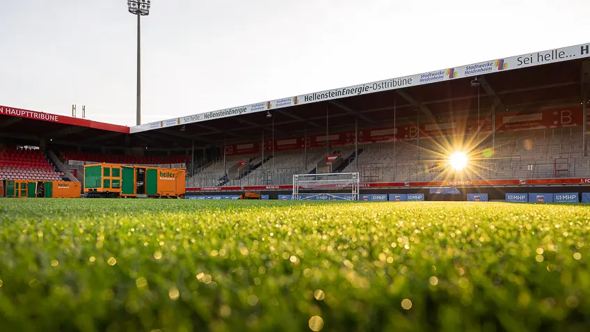 Die Voith Arena wird mit dem Hybridrasensystem heiler Sporthybrid R ausgestattet