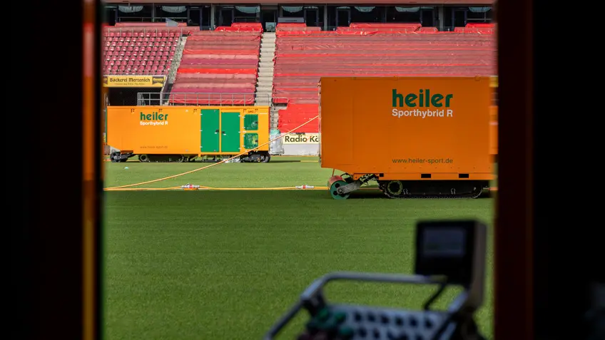 Die Hybridrasen-Maschinen installieren den heiler Sporthybrid R