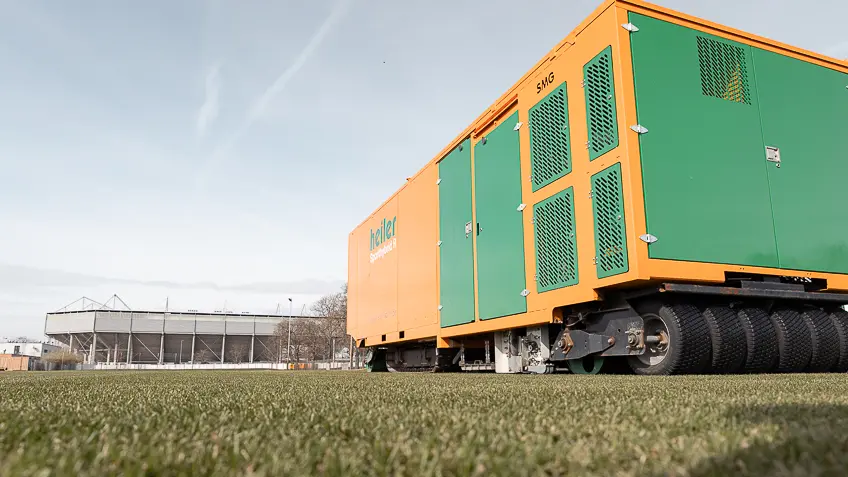 Hybridrasen auf dem Trainingsplatz des 1. FC Magdeburg